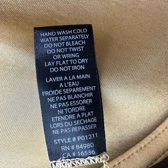 A. Che Luna Maillot Onyx-Feather One-Piece 4B NEW - Picture 11 of 12